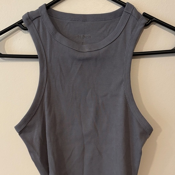 Gray Ribbed Crop Top - Picture 2 of 3